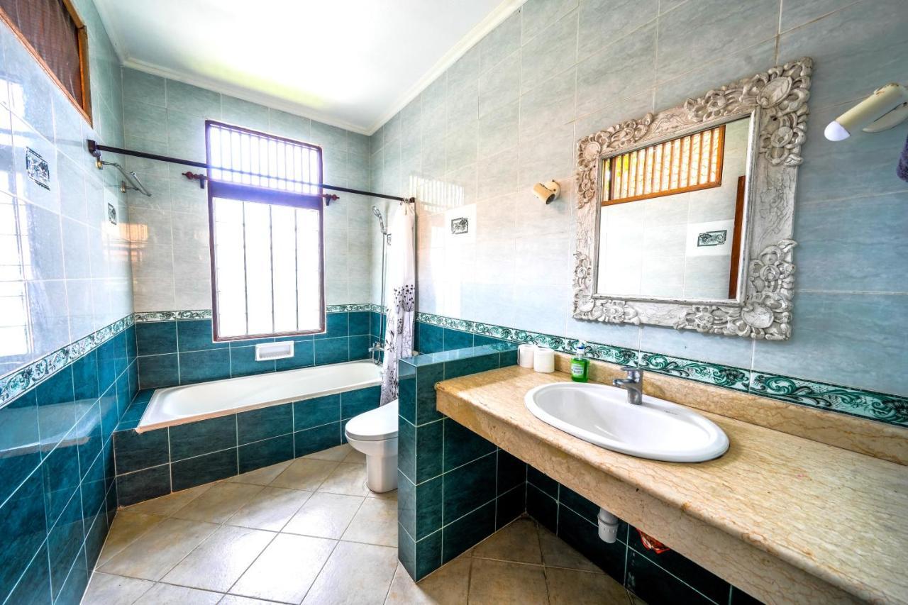 Villa Mica - Kuta - 5 Bedrooms - 5 Bathrooms - Great Location Bagian luar foto