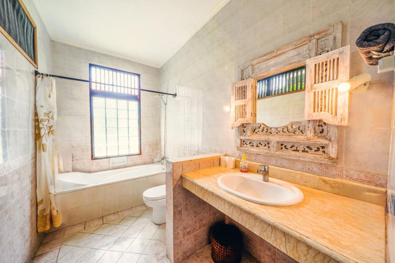Villa Mica - Kuta - 5 Bedrooms - 5 Bathrooms - Great Location Bagian luar foto